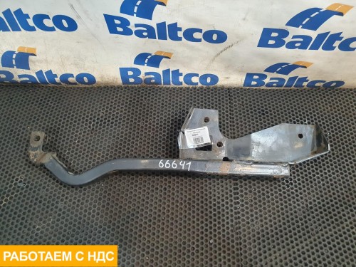 Кронштейн переднего бампера левый